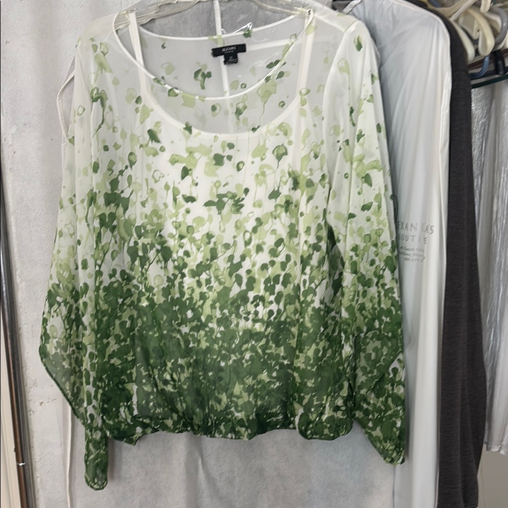 ALFANI Worn once. White and Green Long Sleeve Blouse